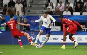 Quy Định Về Bắt Đầu Và Bắt Đầu Lại Trận Đấu Bóng Đá Theo Luật Chuẩn FIFA